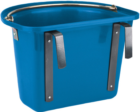 Etetők, itatók, abrakos vödrök lovaknak