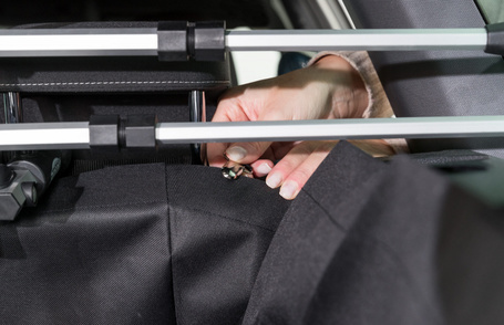 Trixie védőhuzat csomagtartóba fekete színben