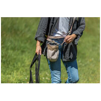 Trixie Goody Bag egykezes használatra tervezett jutalomfalattartó táskácska fényvisszaverő csíkokkal #7