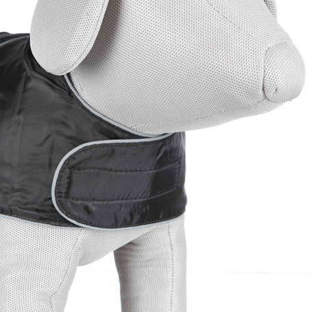 Trixie Orléans könnyen felhelyezhető vízálló kutyadzseki közepesen meleg béléssel, fényvisszaverő csíkokkal