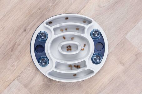 Trixie Slide & Feed interaktív stratégiai játék (level 1) kutyáknak