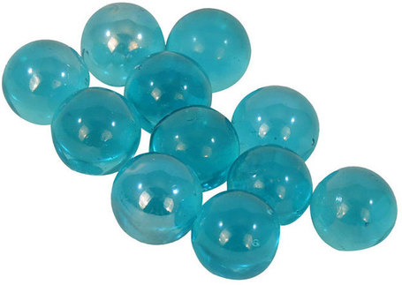 Happet színes üveggolyók akváriumba