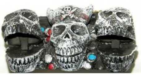 Kalóz koponyák levegőporlasztós akvárium dekoráció