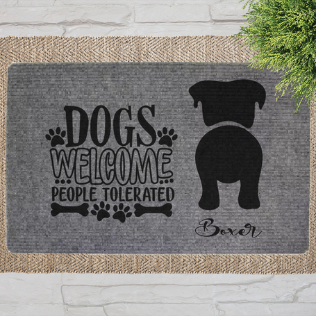 Szöveges kutyás lábtörlők szürke háttérrel