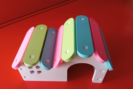 Színes, szétszedhető, hullámos tetejű hörcsög ház