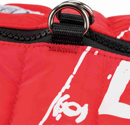 Trixie Saint-Malo szélvédő kutyadzseki piros színben, beépített hámmal, menő felirattal