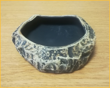 Terráriumi peremes etető tálka hüllőknek