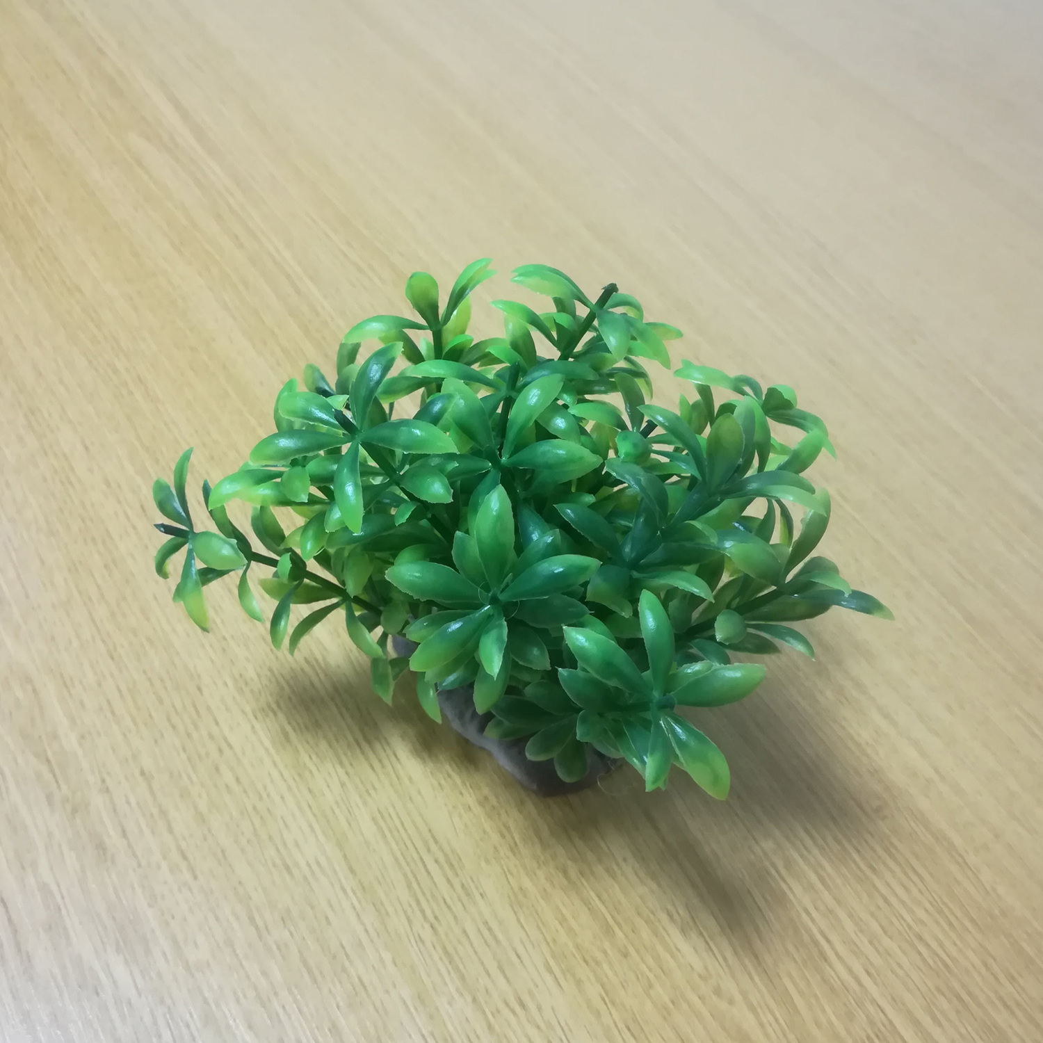 Plantă artificială cu bază cu aspect natural și culoare verde pentru acvariu - zoom