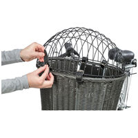 Trixie szürke fonott, biciklire szerelhető szállítókosár kisállatoknak #4