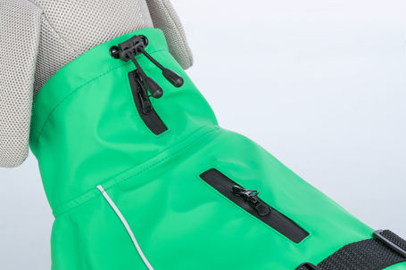 Trixie Vimy esőkabát kutyáknak, élénksárga, világoskék, zöld és piros színben