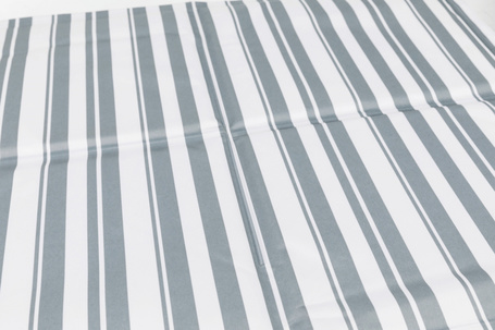 Trixie szürke-fehér csíkos hűsítő matrac kutyáknak | Dizájnos kiegészítő felszerelés a nyári melegben