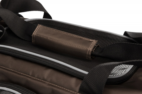 Trixie Joe jól szellőző barna kutyaszállító táska